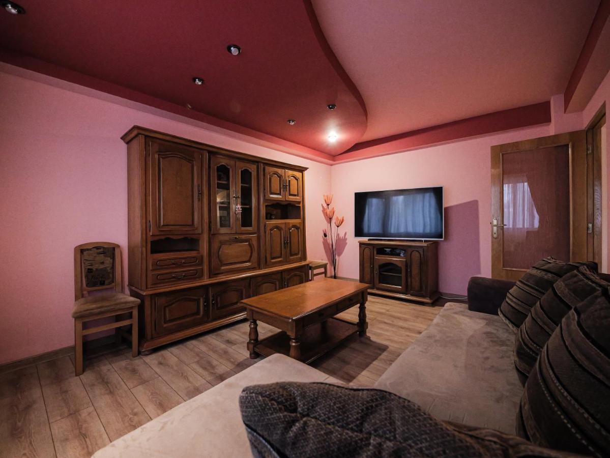 Luxury Ultracentral Curtea de Argeş Zewnętrze zdjęcie