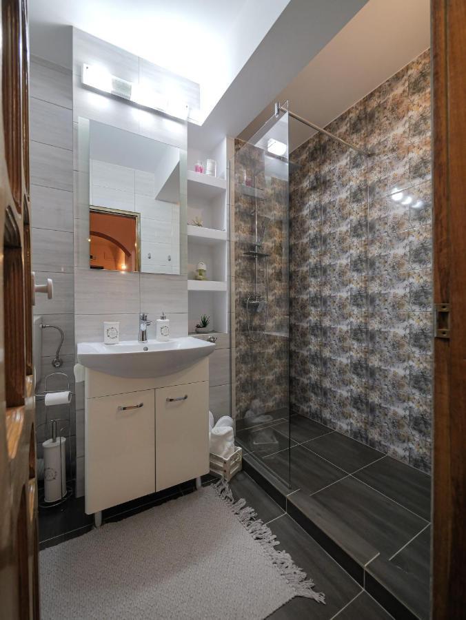 Luxury Ultracentral Curtea de Argeş Zewnętrze zdjęcie