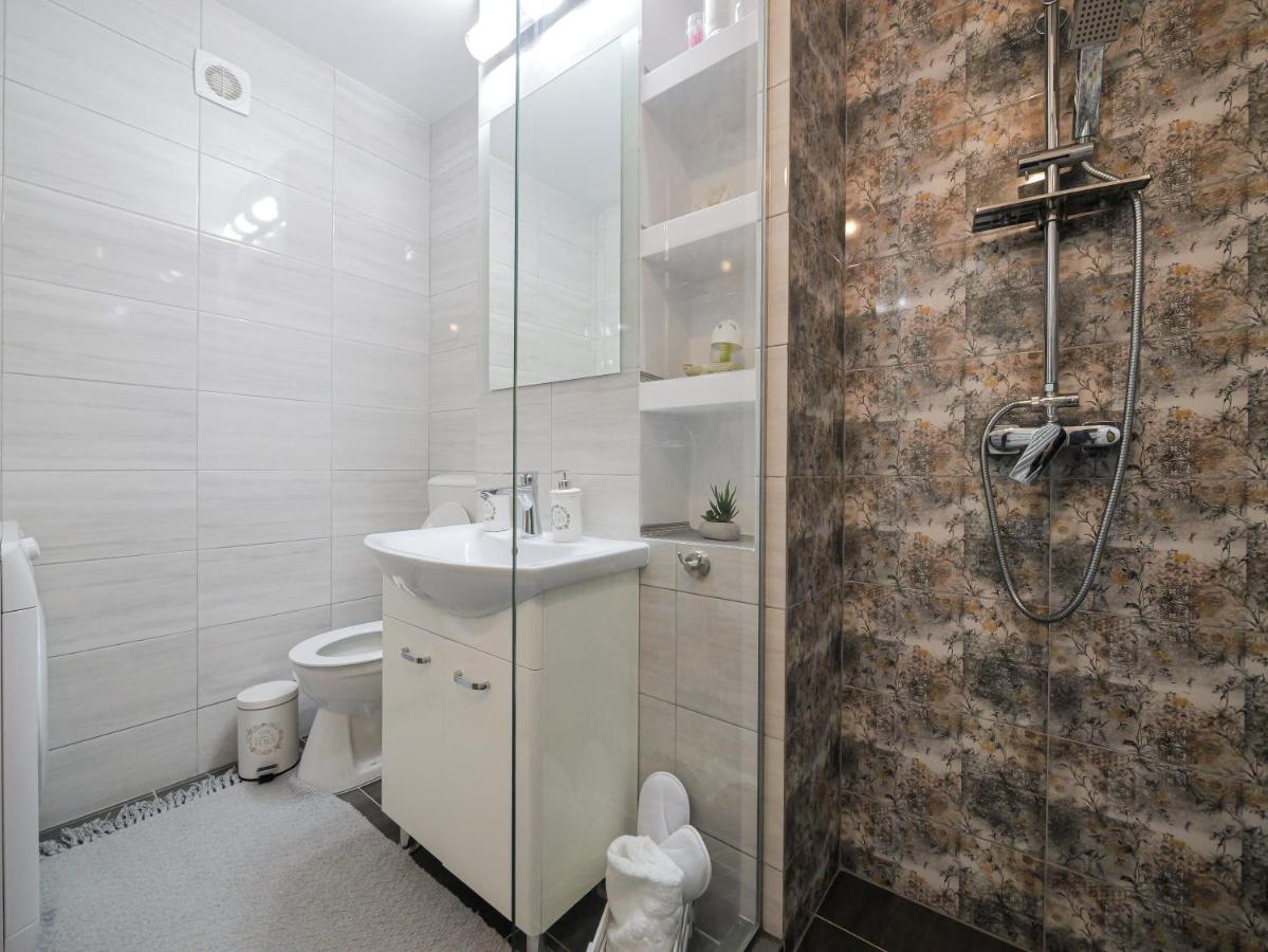 Luxury Ultracentral Curtea de Argeş Zewnętrze zdjęcie